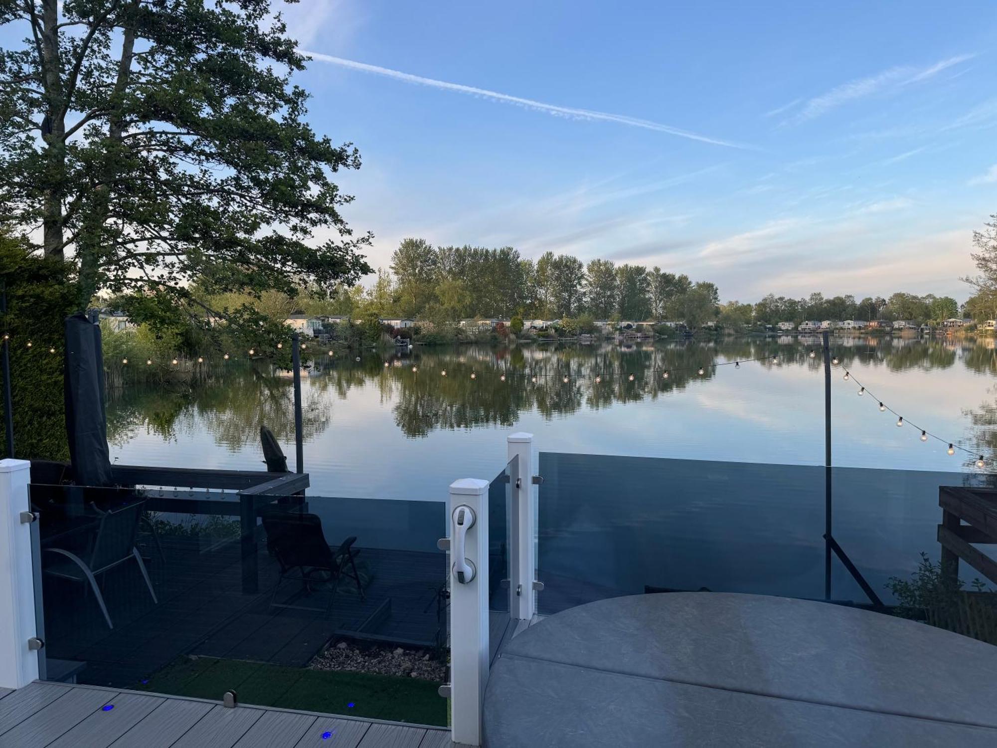 Lakeside Dorchester Lodge - Hot Tub With Fishing Peg Tattershall Ngoại thất bức ảnh