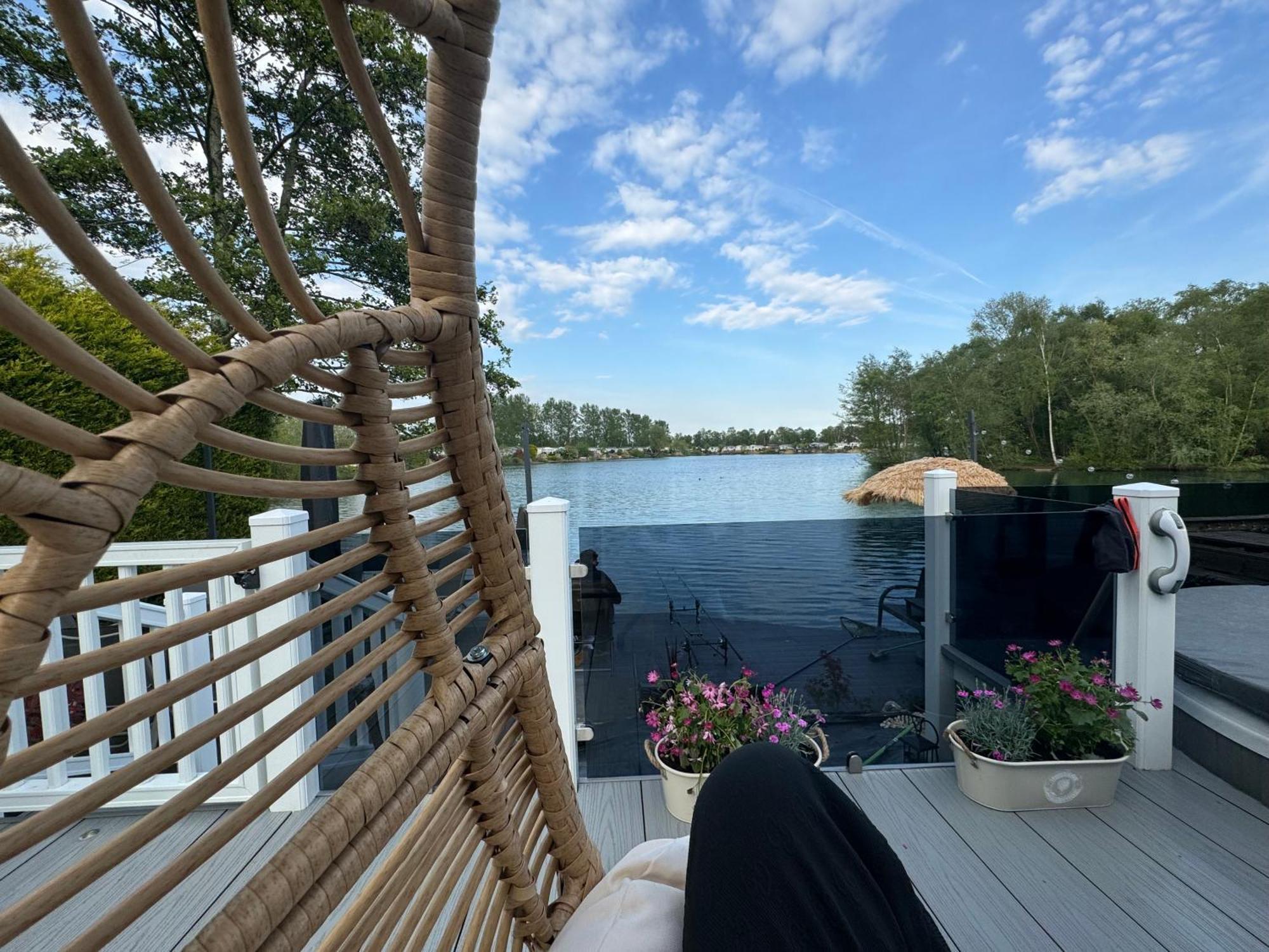 Lakeside Dorchester Lodge - Hot Tub With Fishing Peg Tattershall Ngoại thất bức ảnh