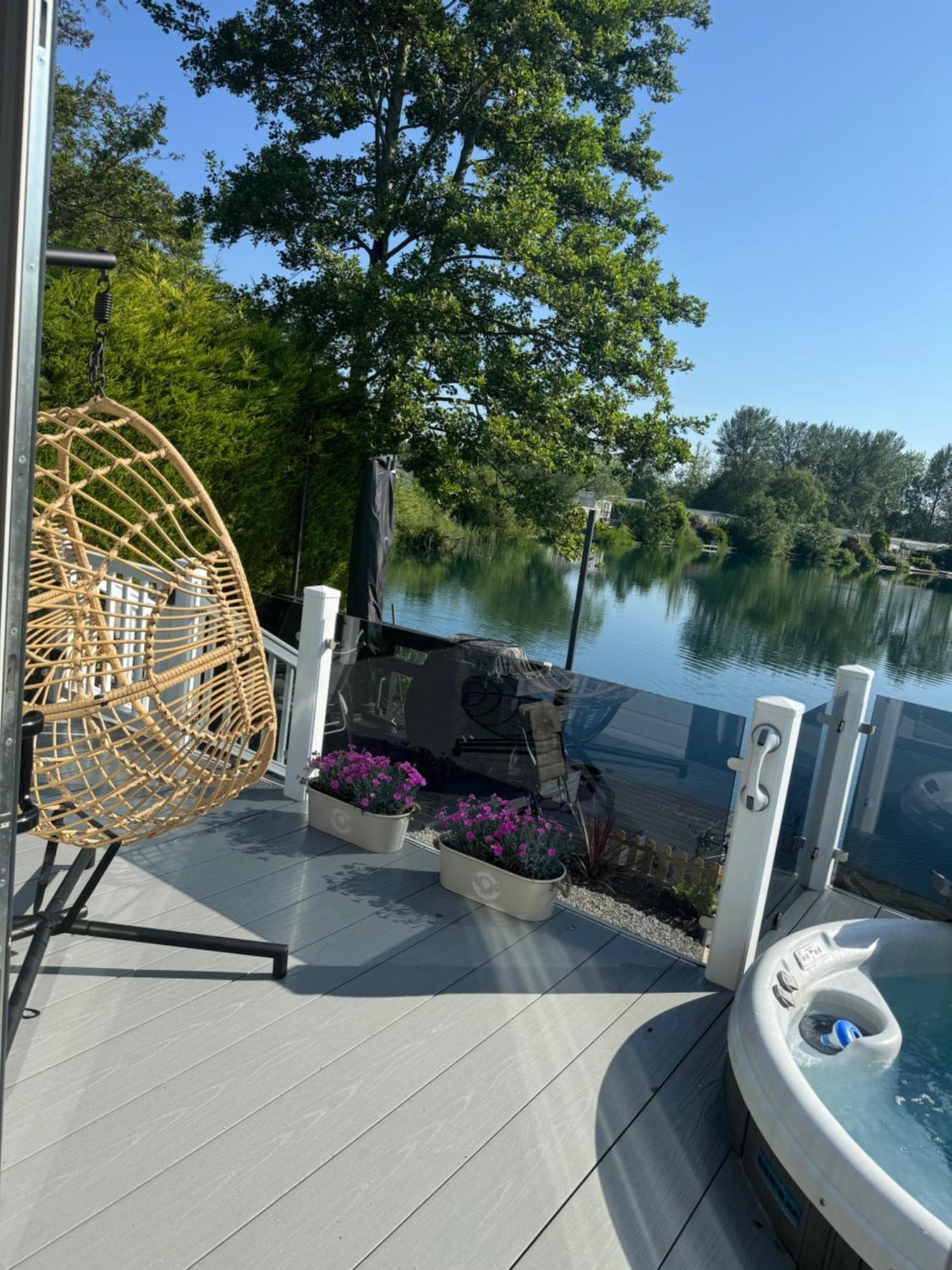 Lakeside Dorchester Lodge - Hot Tub With Fishing Peg Tattershall Ngoại thất bức ảnh